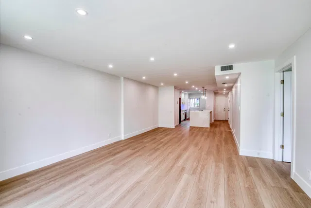 Unit 104 photo 14