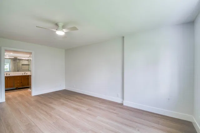 Unit 104 photo 17