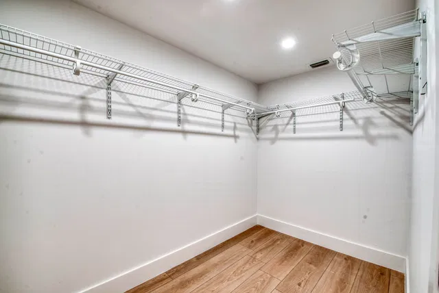 Unit 104 photo 19