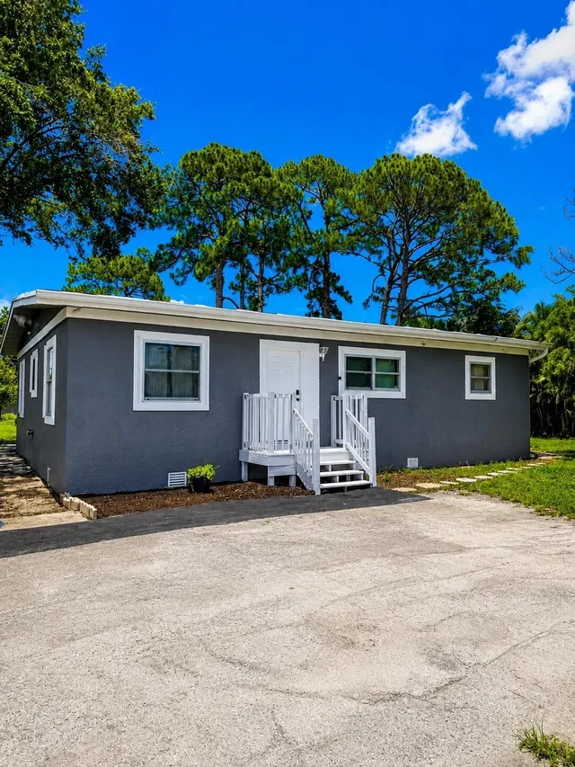 Residence photo 2