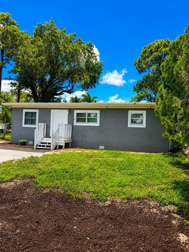 Residence photo 3