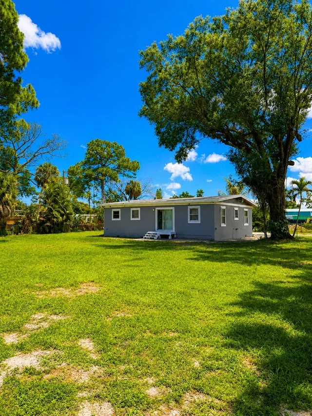 Residence photo 5
