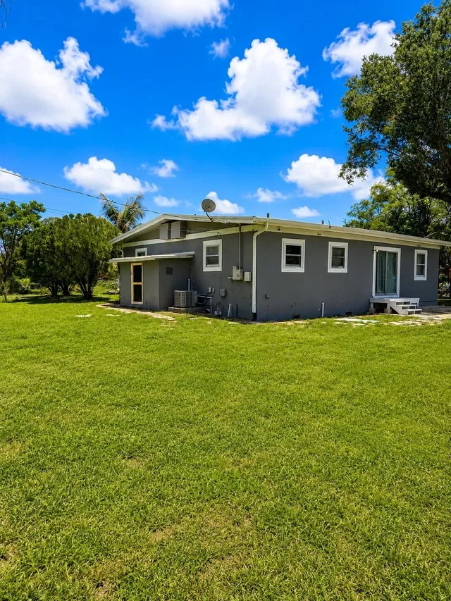 Residence photo 17
