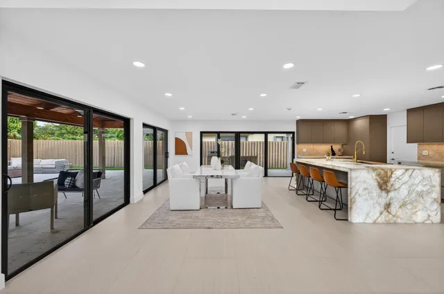 Residence photo 5
