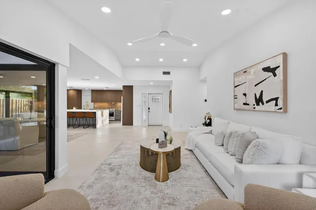Residence photo 18
