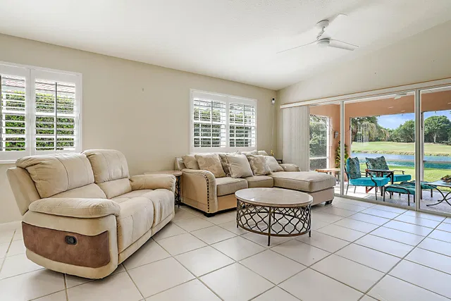  Residence photo 4