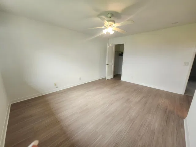 Unit 402 photo 8