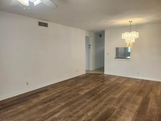 Unit 402 photo 17