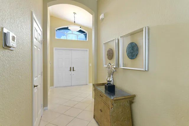 Residence photo 5