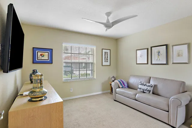 Residence photo 23