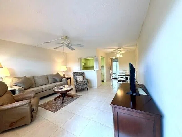 Residence photo 5