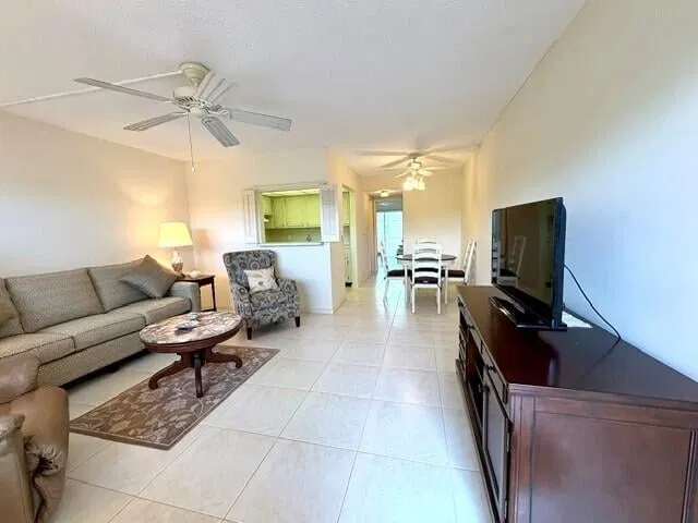  Residence photo 6