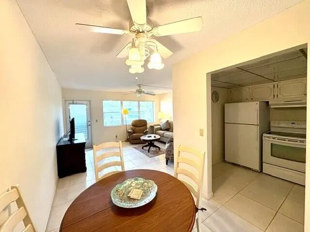  Residence photo 8