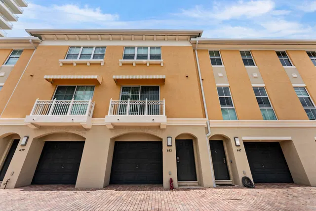  Residence photo 36