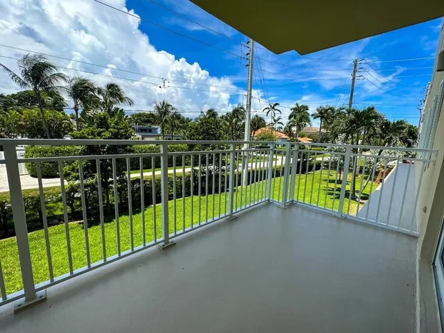 Boca Raton Unit 2b photo 31