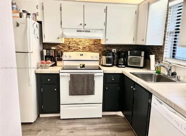 Unit 507 photo 3