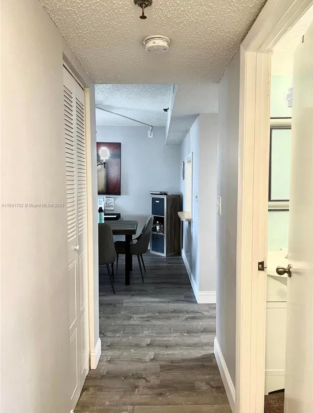 Unit 507 photo 12