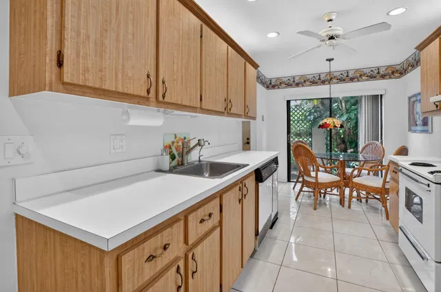 Boca Lago Country Club Homes Unit E photo 15