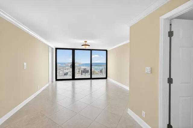 Tiara Singer Island Unit 31 B photo 4