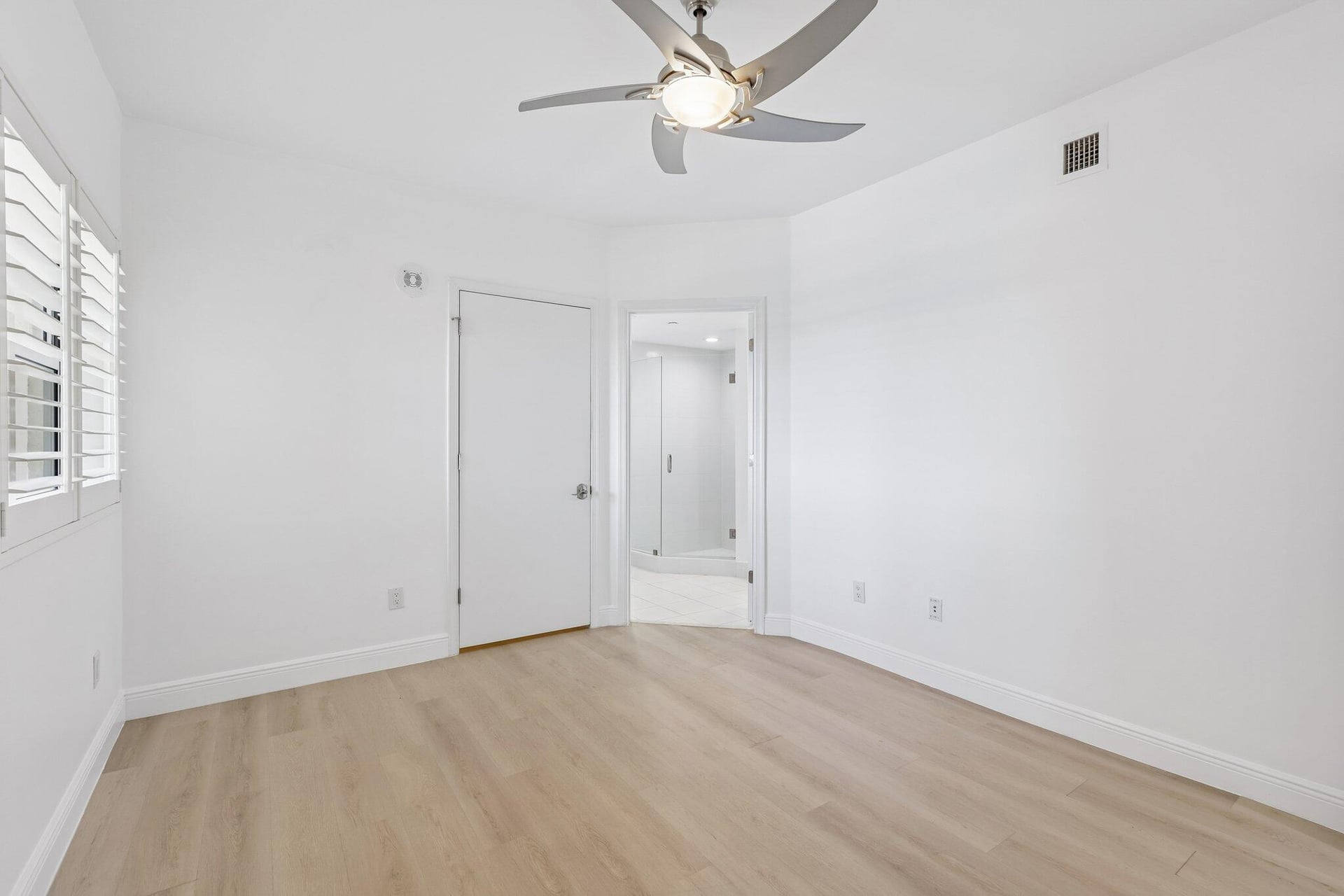 Marina Grande Riviera Beach Unit 1202 photo 10