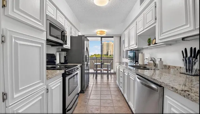 Singer Island Unit 405 photo 2