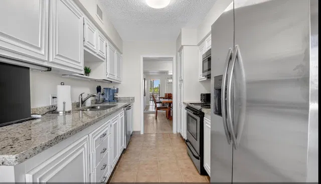 Singer Island Unit 405 photo 6