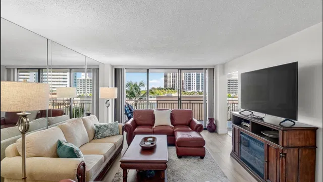 Singer Island Unit 405 photo 10