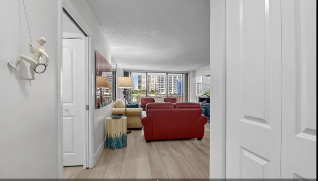Singer Island Unit 405 photo 11