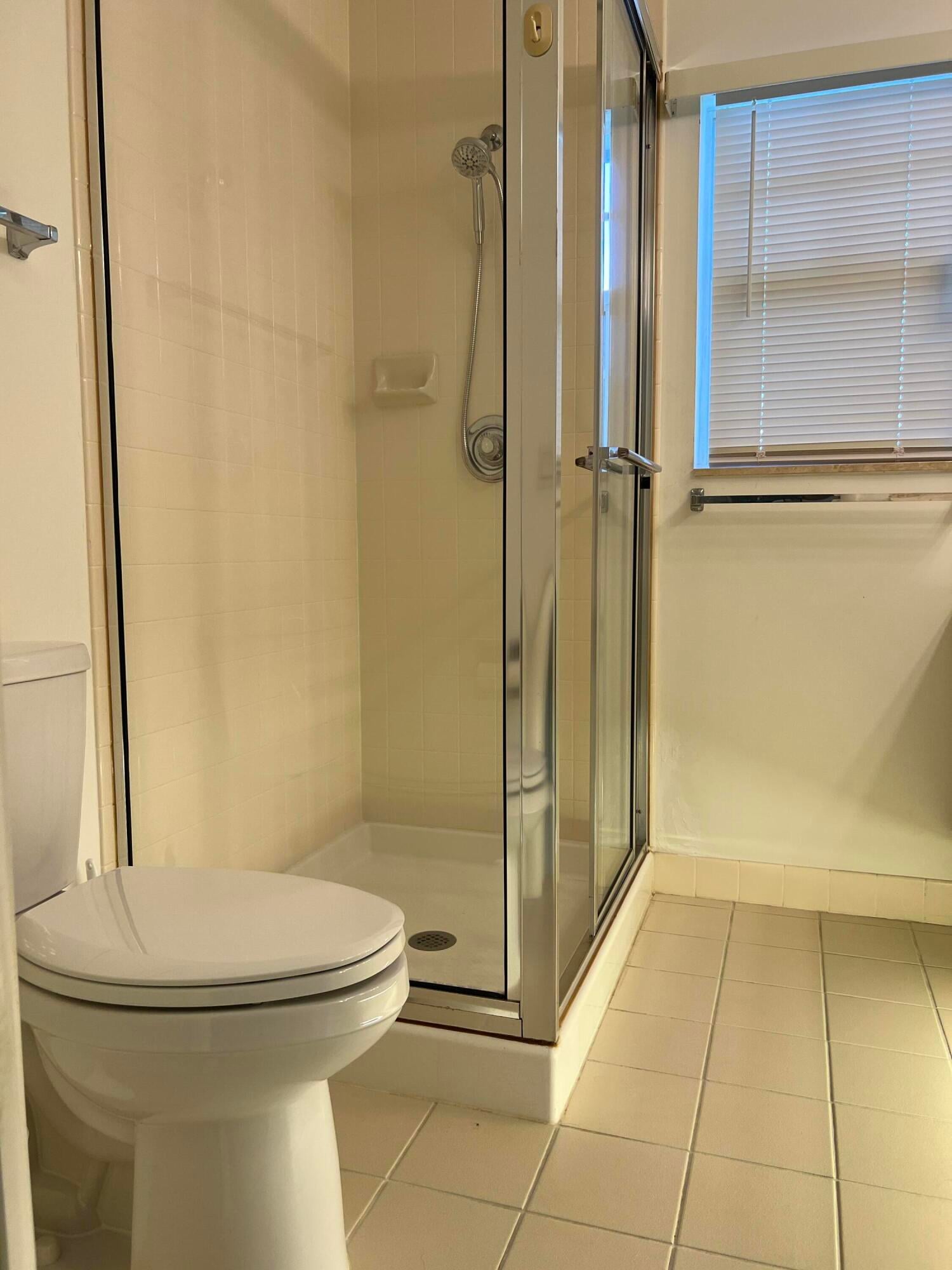 Unit B photo 18