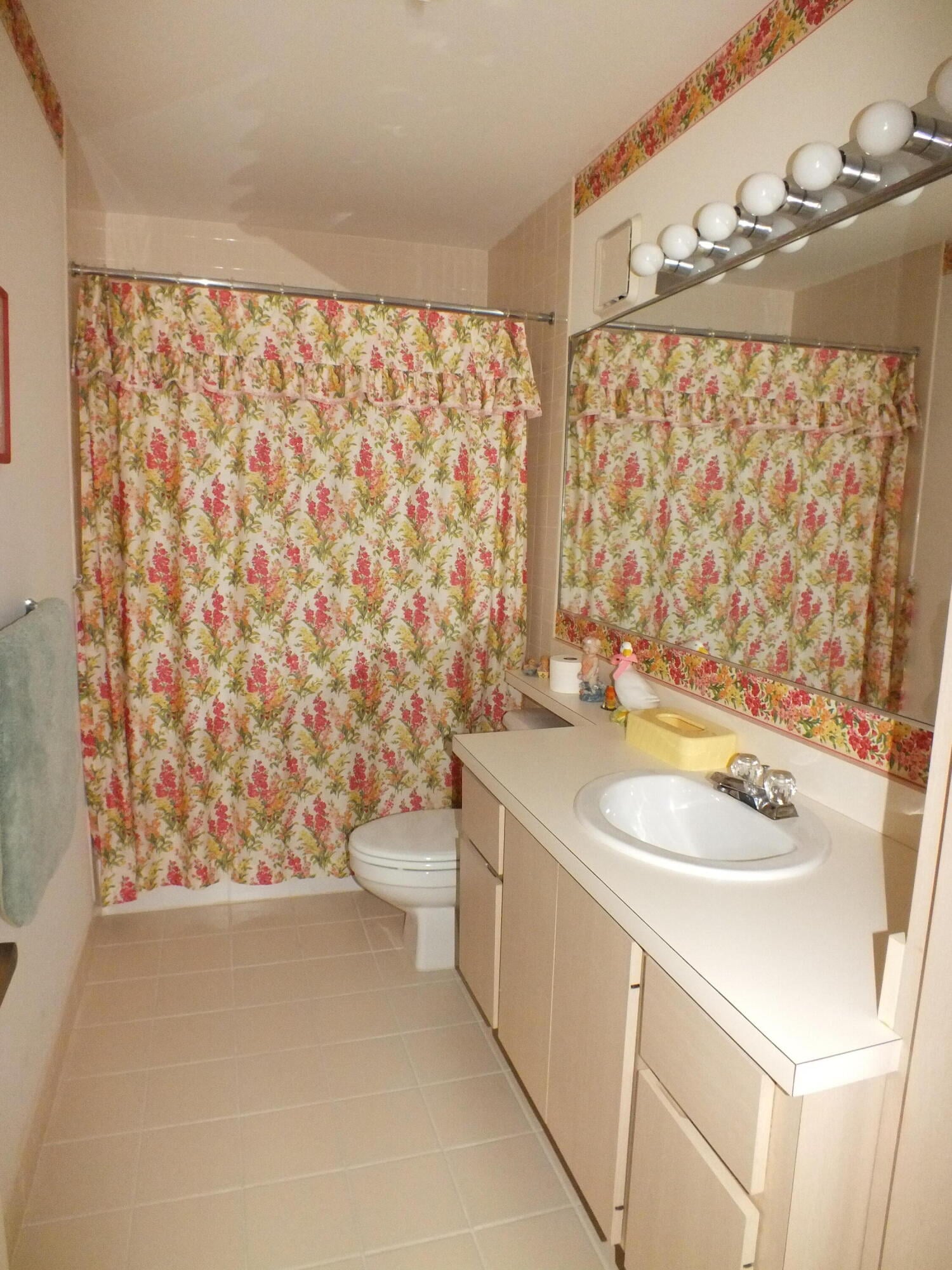  Unit B photo 21