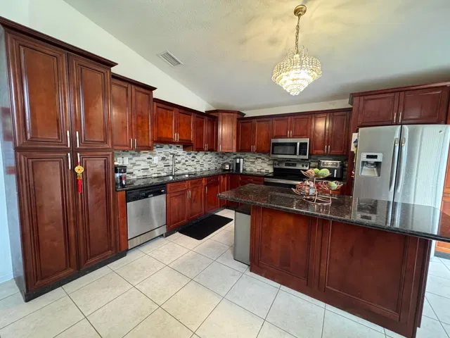 Residence photo 2