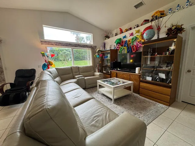 Residence photo 7