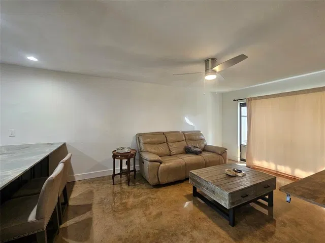 Unit 110 photo 12