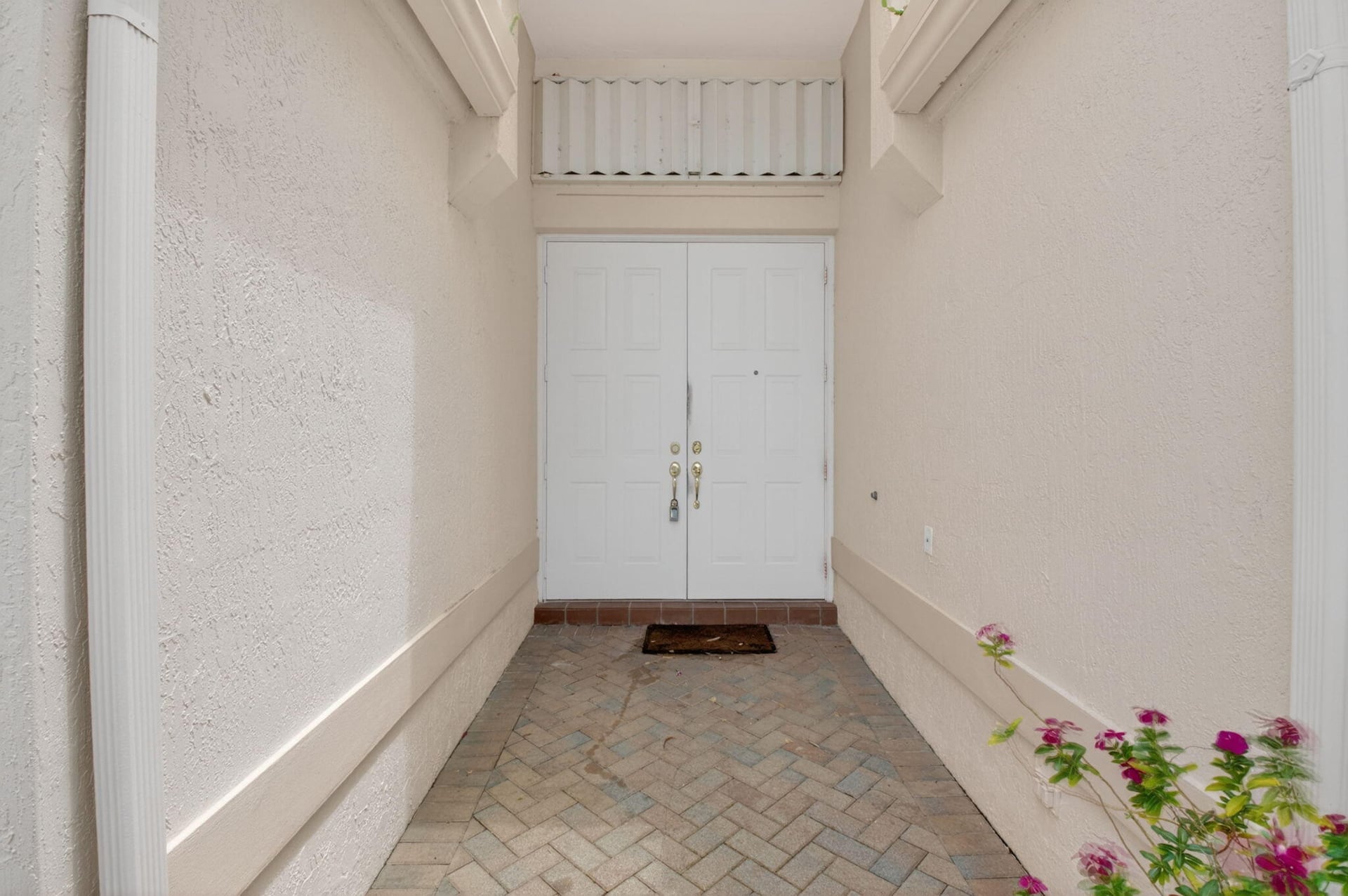 Residence photo 2