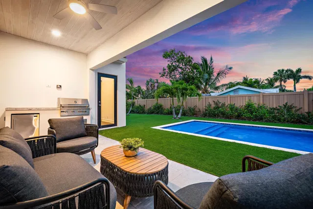 Palm Beach Shores Residence photo 3