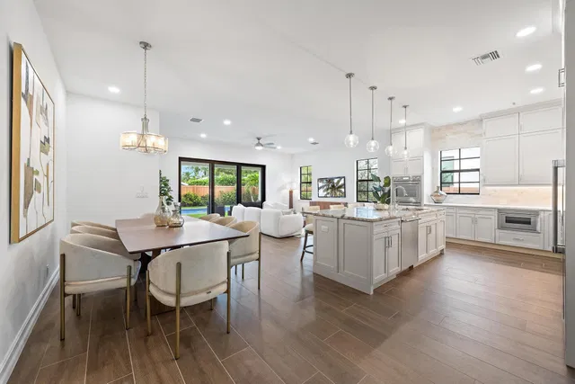 Palm Beach Shores Residence photo 10