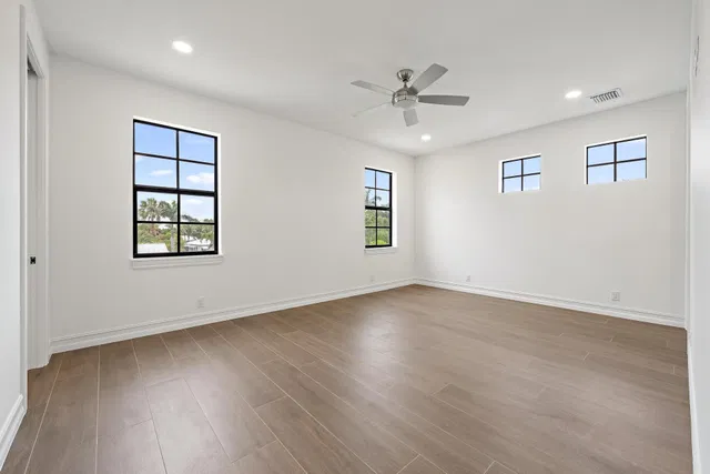 Palm Beach Shores Residence photo 19