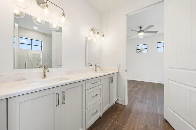 Palm Beach Shores Residence photo 22
