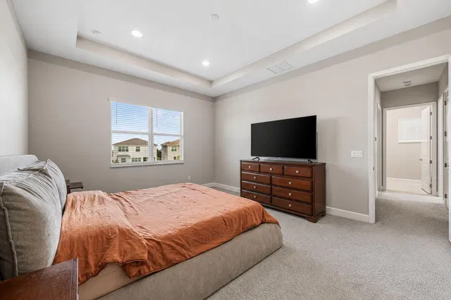 Residence photo 18