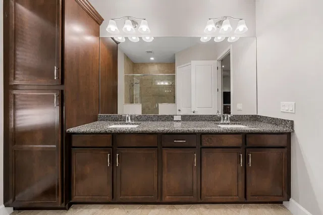 Residence photo 19