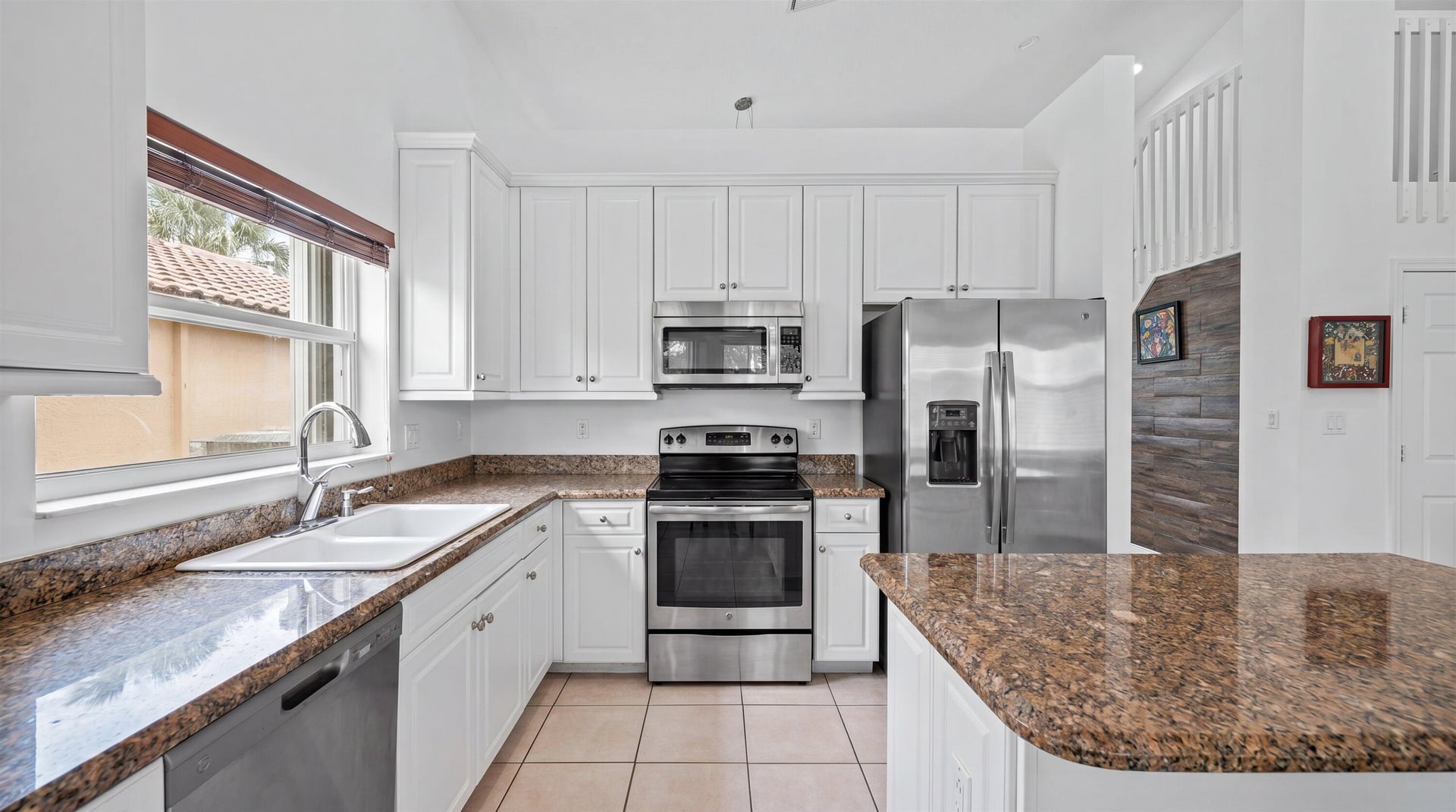  Residence photo 12