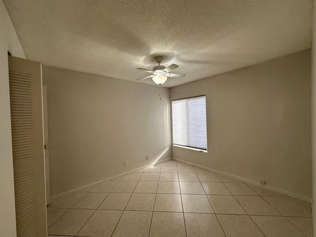 Unit 16-104 photo 13
