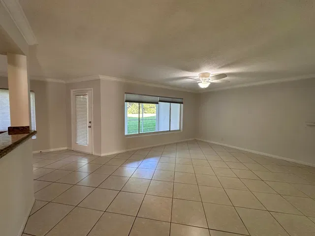 Unit 16-104 photo 17