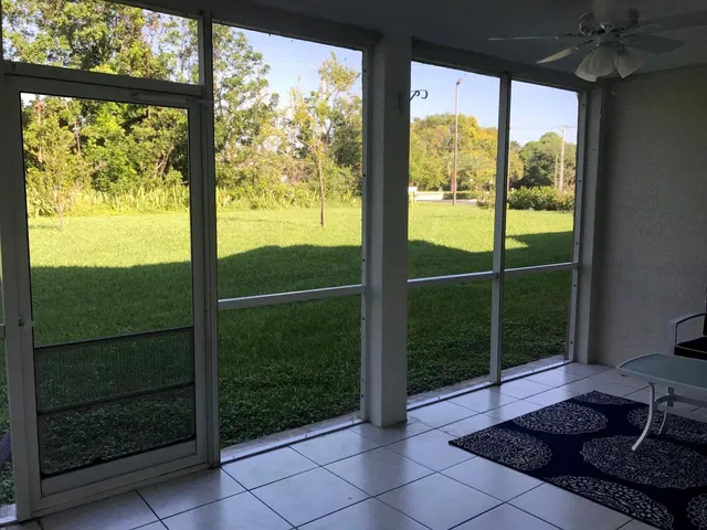 Unit 16-104 photo 18
