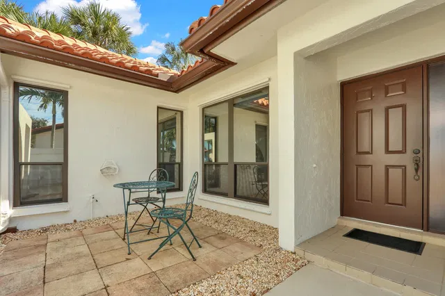 Residence photo 2