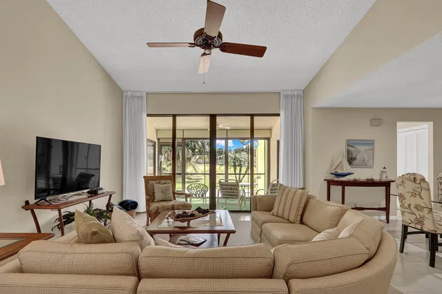 Residence photo 5