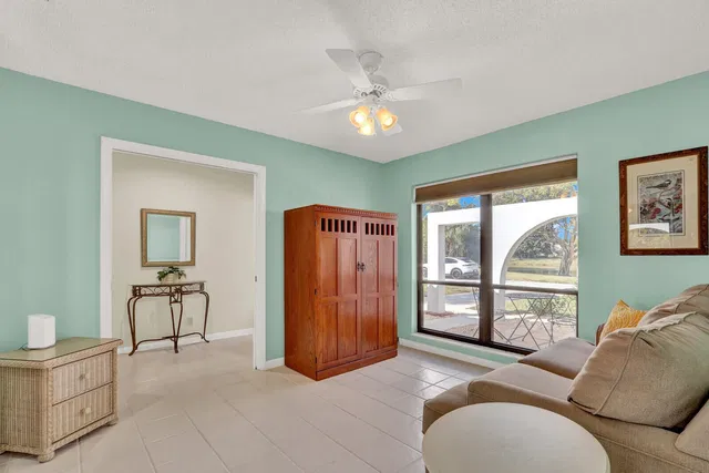 Residence photo 22