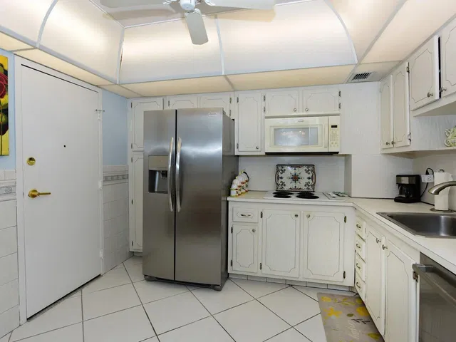 The Patrician of Palm Beach Unit 619 photo 6
