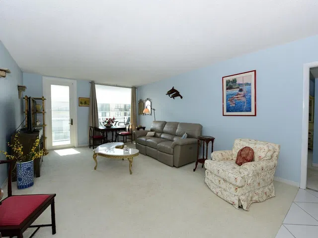 The Patrician of Palm Beach Unit 619 photo 14