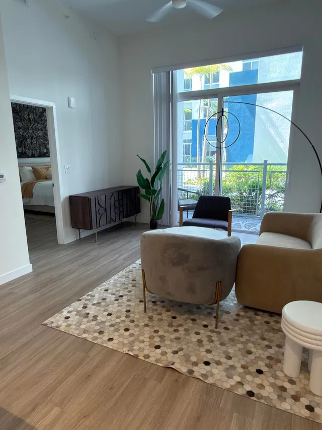 Residence photo 2